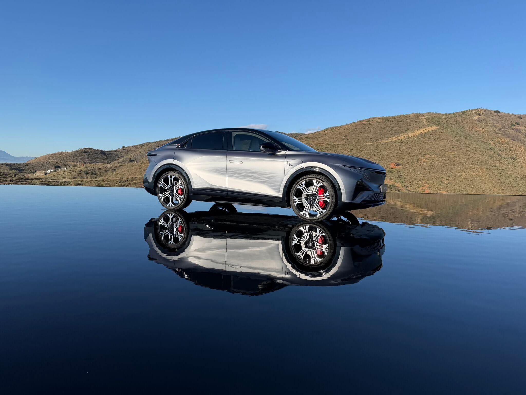 Véhicule Alpine lors d’un événement automobile WIZ'Us