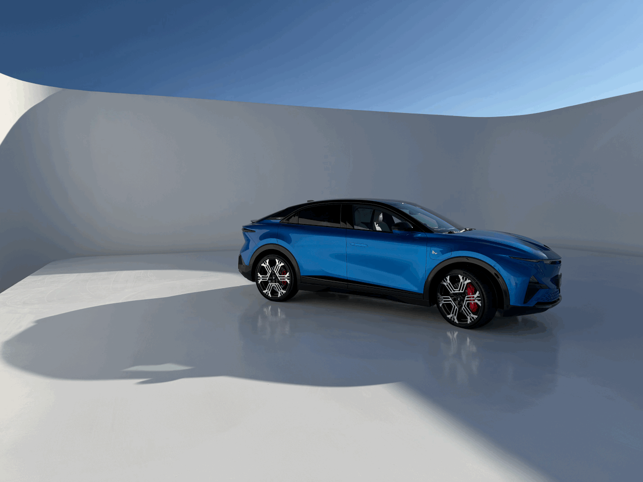 À Malaga, la nouvelle Alpine A390 GT passe entre les mains de la presse mondiale